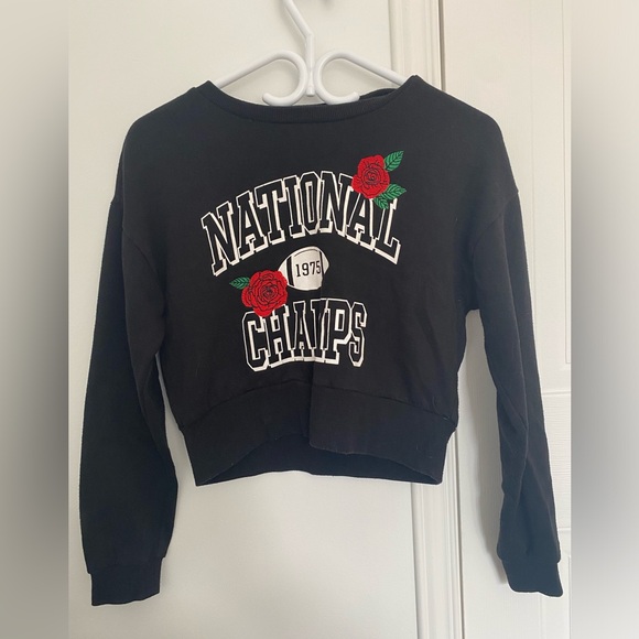 Sweaters - Black crop crewneck from garage. Size X-Small